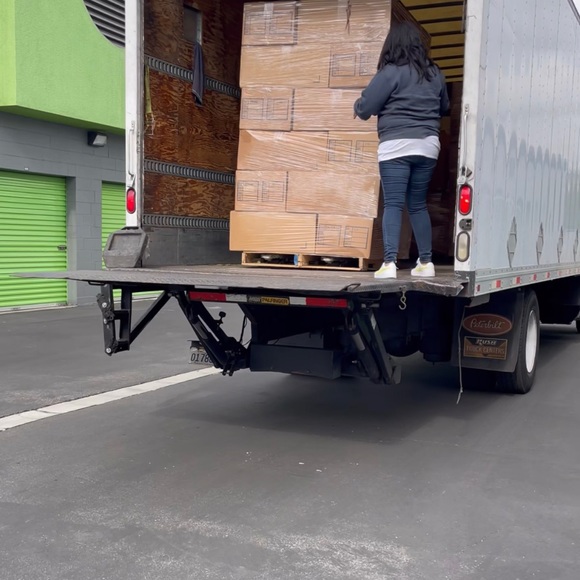 Hiiii everyone! Welcome to My Closet ! - Picture 4 of 5